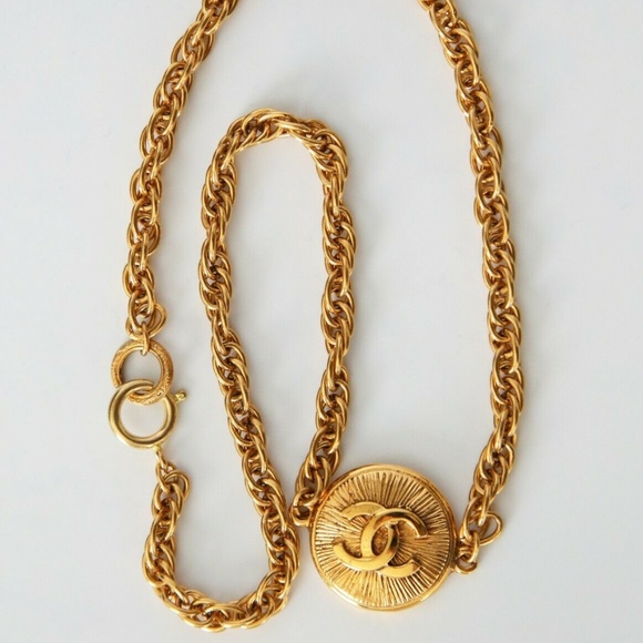 CHANEL Jewelry - 🎄Chanel Rare Vintage Gold Plated Necklace/Choker